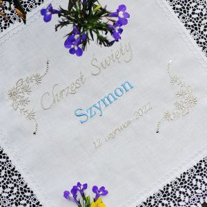 Szatka do chrztu - haftowana - z ornamentami